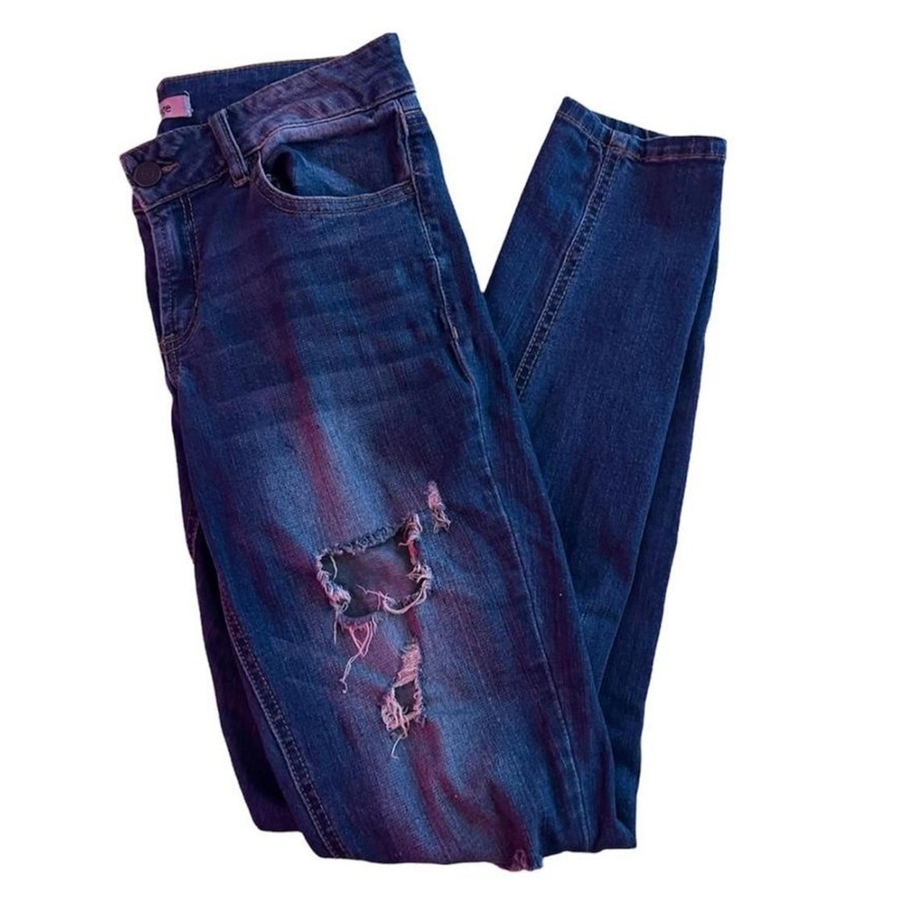 Refuge Ripped Jeans
